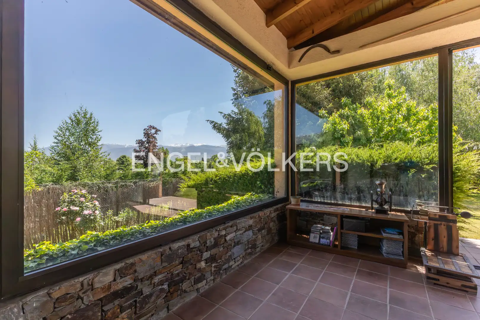 Terrassa de Casa o xalet en venda en Puigcerdà amb Calefacció, Jardí privat i Parquet