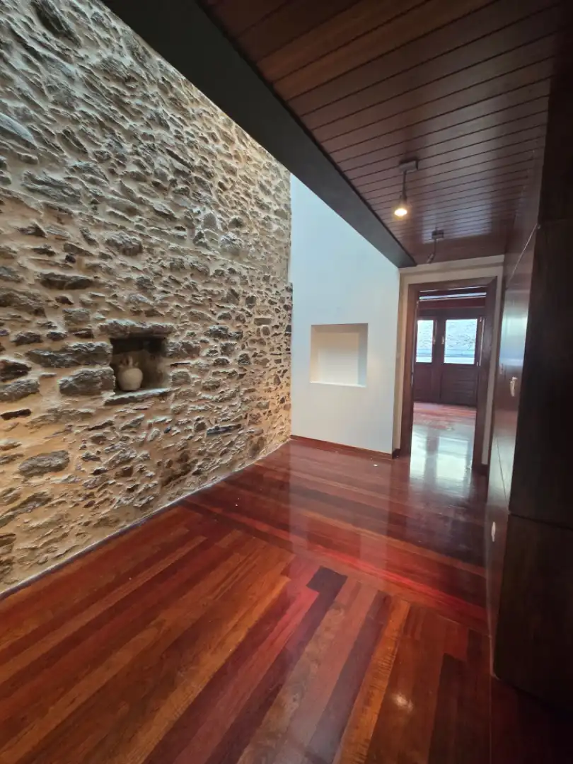 Casa adosada en venta en Viveiro con Calefacción, Parquet y Horno