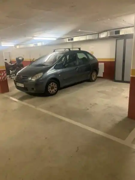 Parkplatz von Erdgeschoss zum Verkauf in L'Ampolla mit Klimaanlage, Heizung und Möbliert