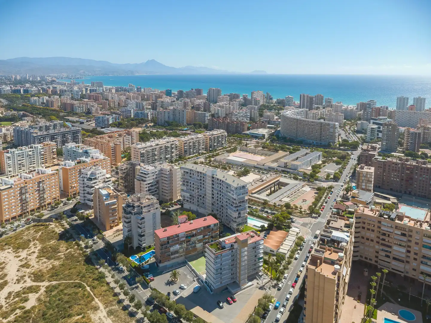 Vista exterior de Piso en venta en Alicante / Alacant con Aire acondicionado, Terraza y Amueblado