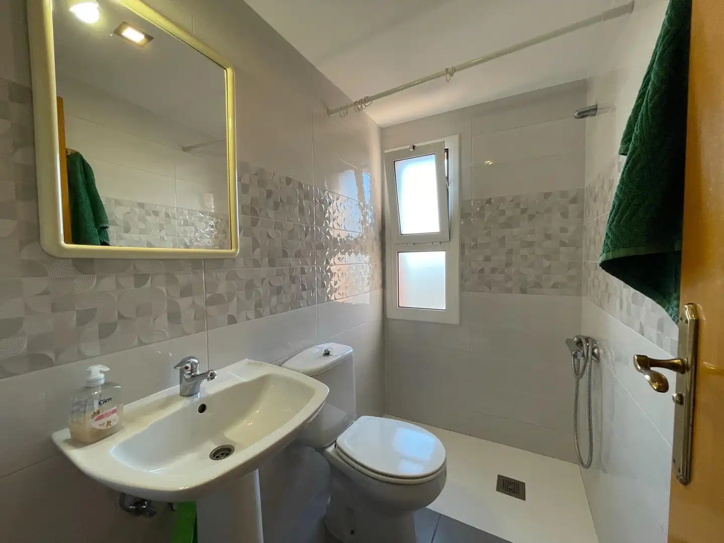 Bany de Àtic en venda en Roda de Berà