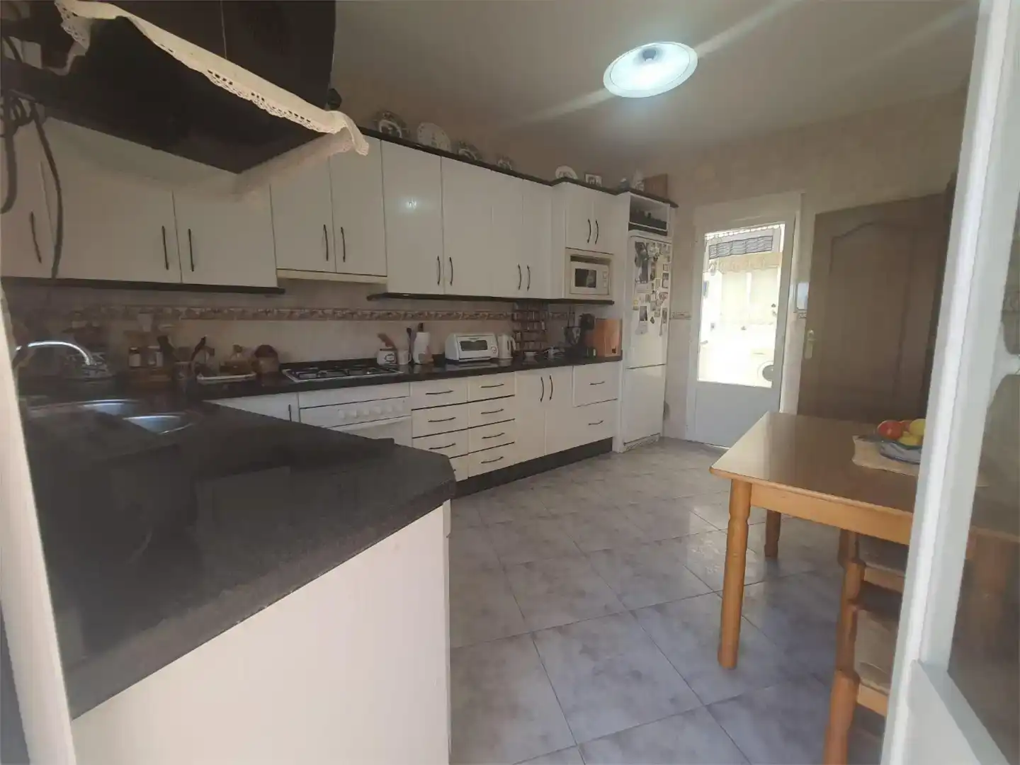 Cuina de Casa adosada en venda en Cádiar amb Piscina, Moblat i Forn