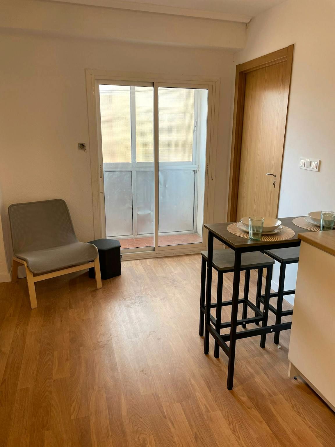 Balcony of Flat to share in  Valencia Capital  with Washing machine