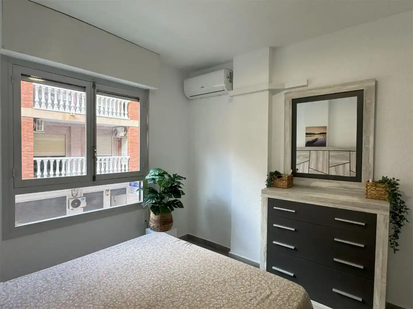 Bedroom of Flat for rent in Torrevieja  with Air Conditioner and Balcony