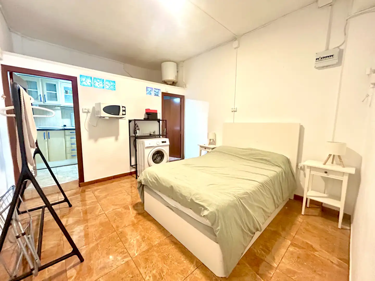 Habitación de Local en venta en Valencia