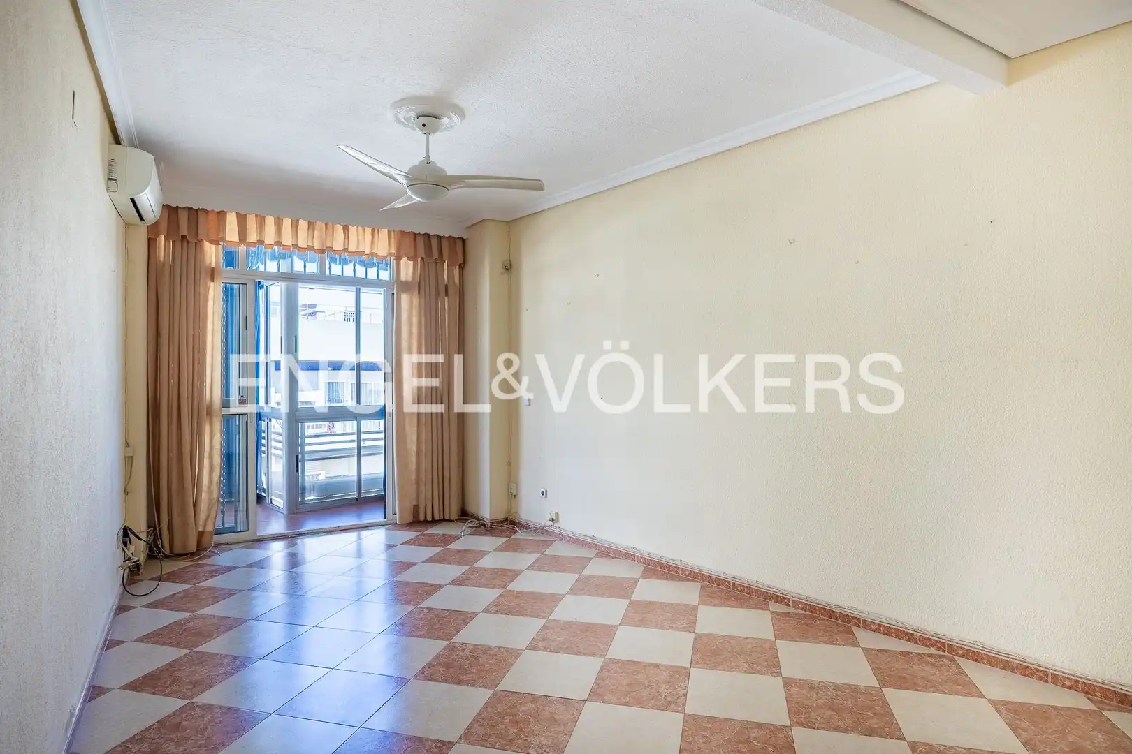 Balcony of Flat for sale in Sevilla  with Heating, Terrace and Storage room