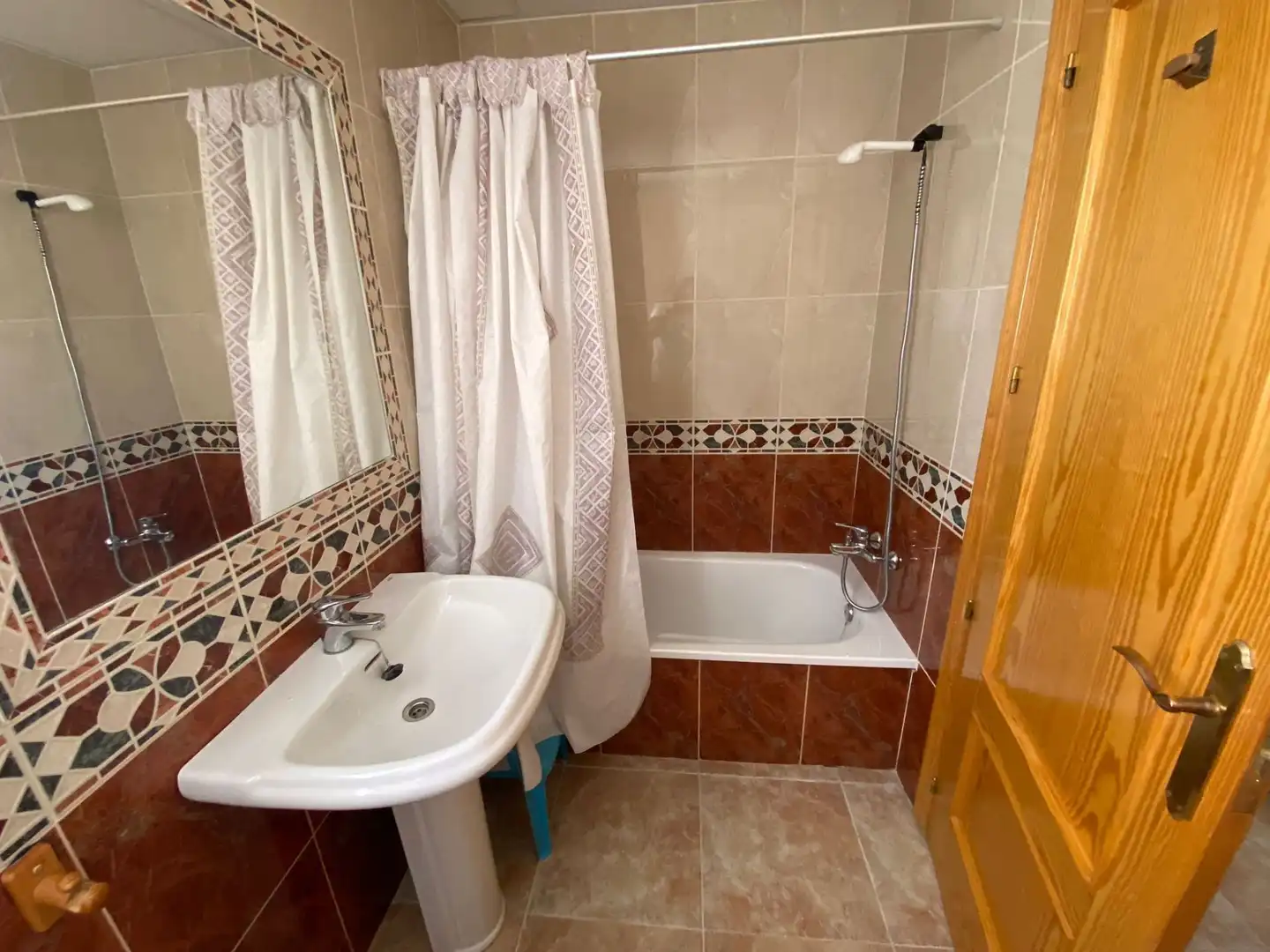 Baño de Casa adosada de alquiler en Pilar de la Horadada con Aire acondicionado, Calefacción y Jardín privado