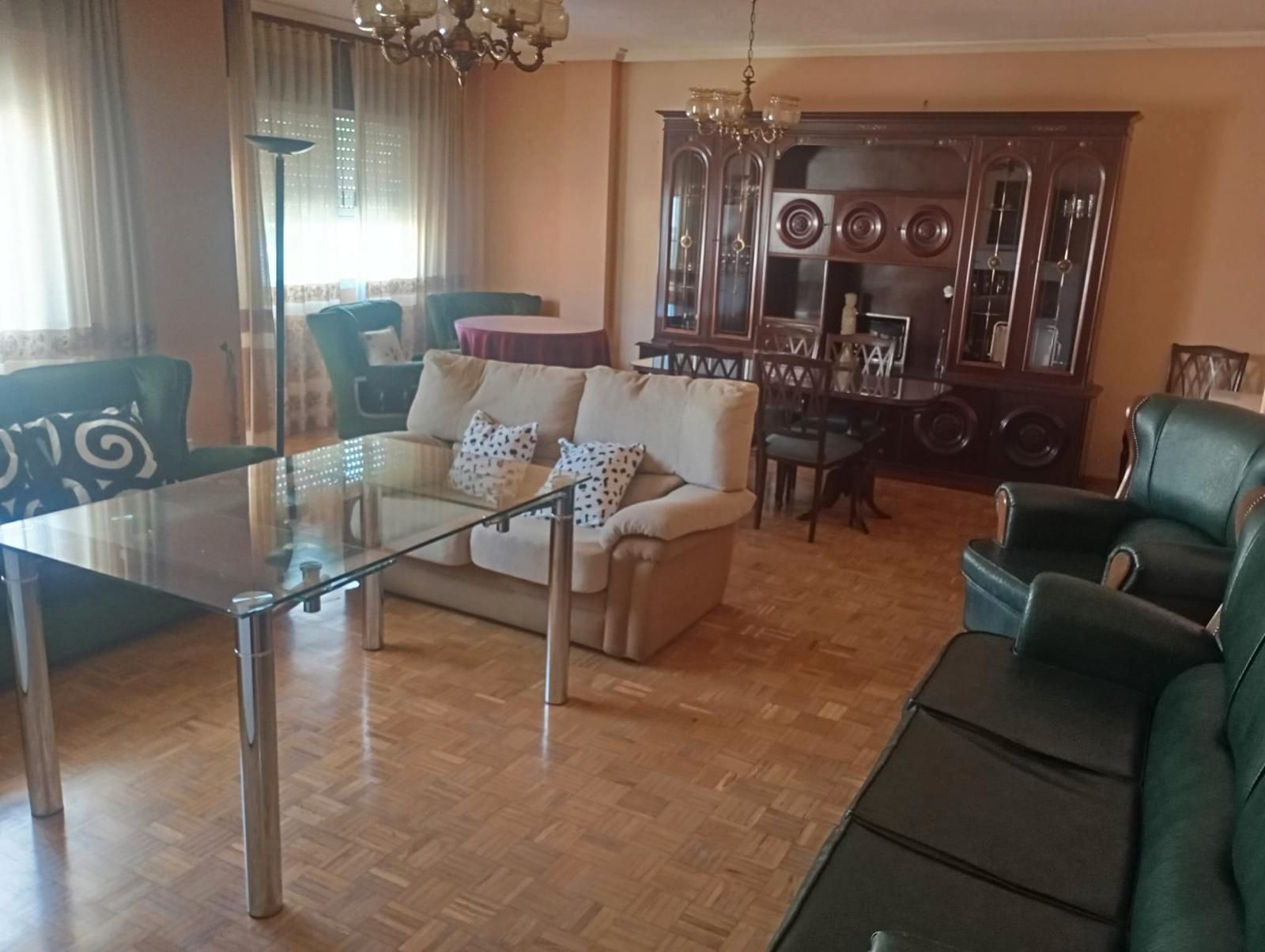 Living room of Flat for sale in Plasencia  with Air Conditioner, Parquet flooring and Furnished