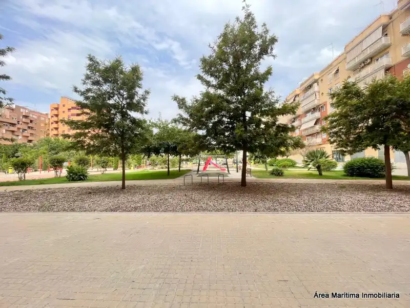 Vista exterior de Piso en venta en Valencia con Aire acondicionado, Calefacción y Horno