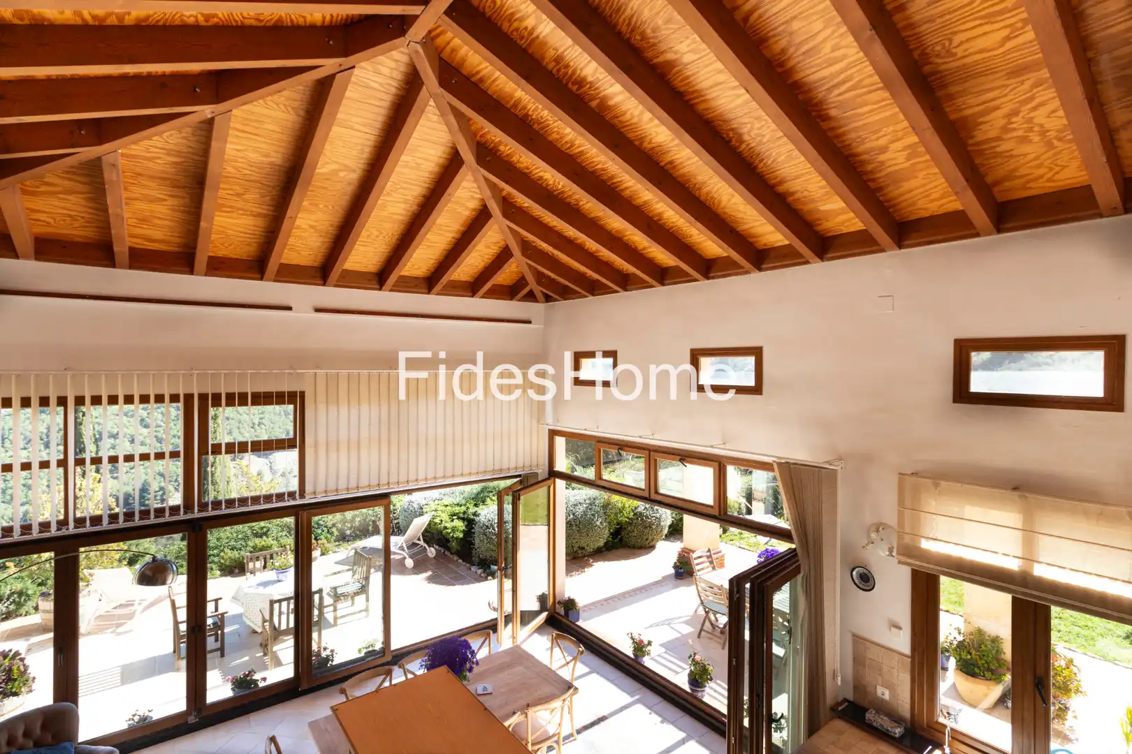 Vista exterior de Finca rústica en venda en Villamena amb Aire condicionat, Calefacció i Jardí privat