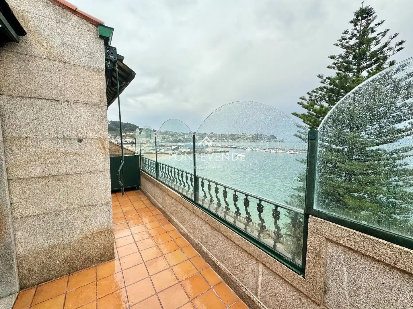 Außenansicht von Maisonette zum Verkauf in Bueu mit Klimaanlage, Heizung und Terrasse