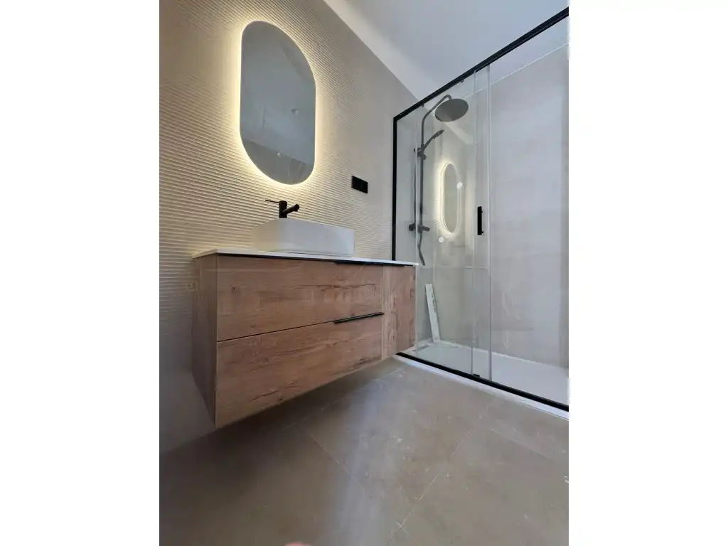 Baño de Piso en venta en Tarragona con Aire acondicionado, Horno y Microondas
