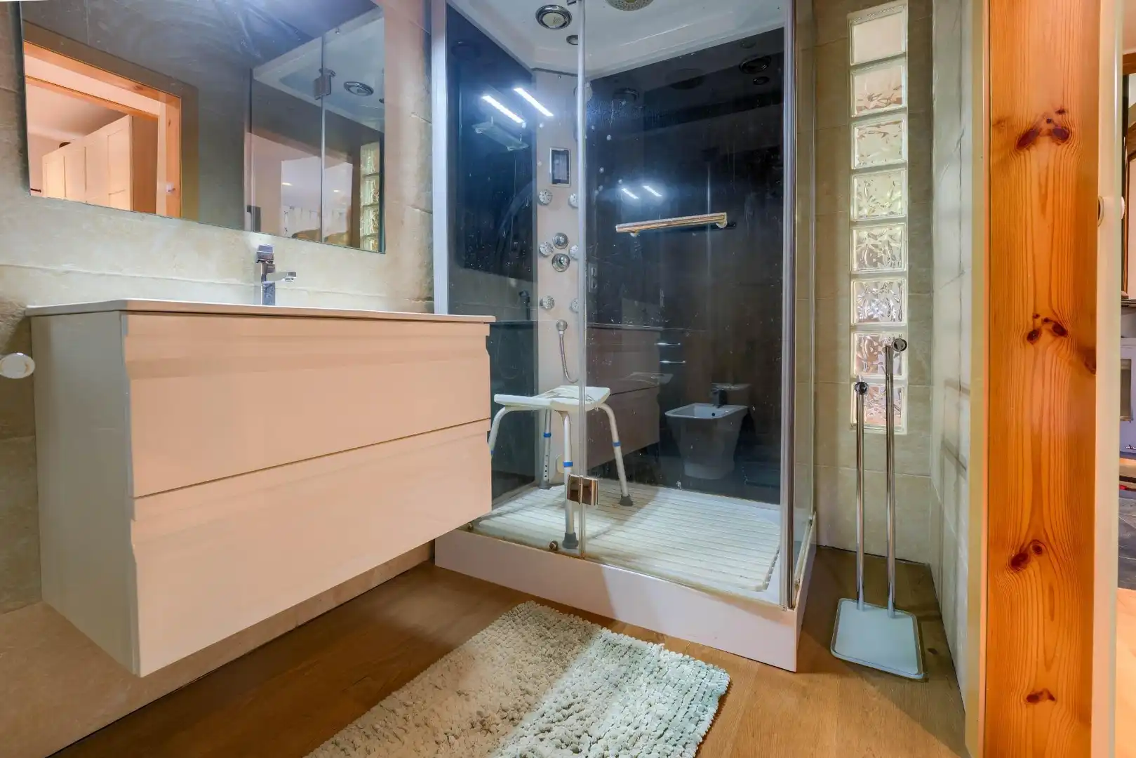 Baño de Casa o chalet en venta en Sanlúcar la Mayor con Aire acondicionado, Jardín privado y Trastero