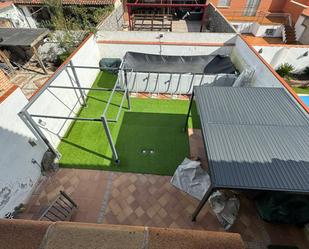 Terrassa de Casa adosada en venda en Navalcarnero amb Aire condicionat i Piscina