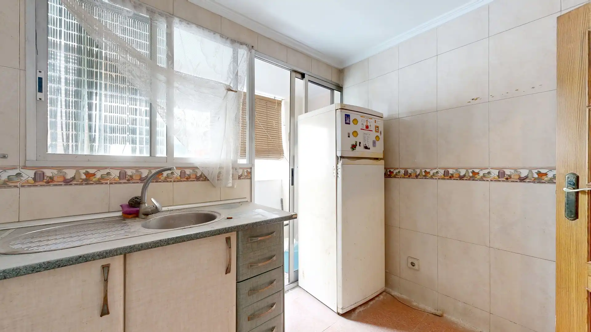Cocina de Piso en venta en Paterna con Balcón