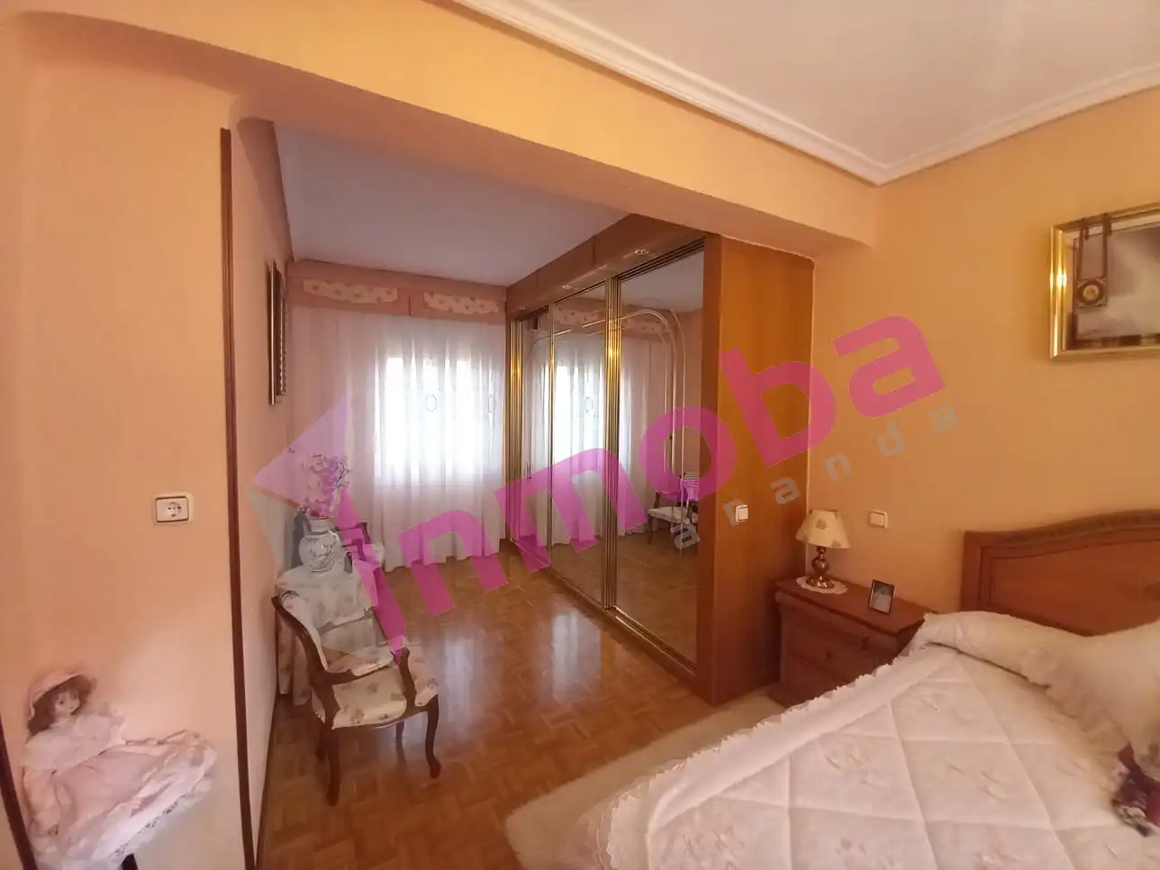 Dormitori de Casa o xalet en venda en Aranda de Duero amb Calefacció, Jardí privat i Parquet