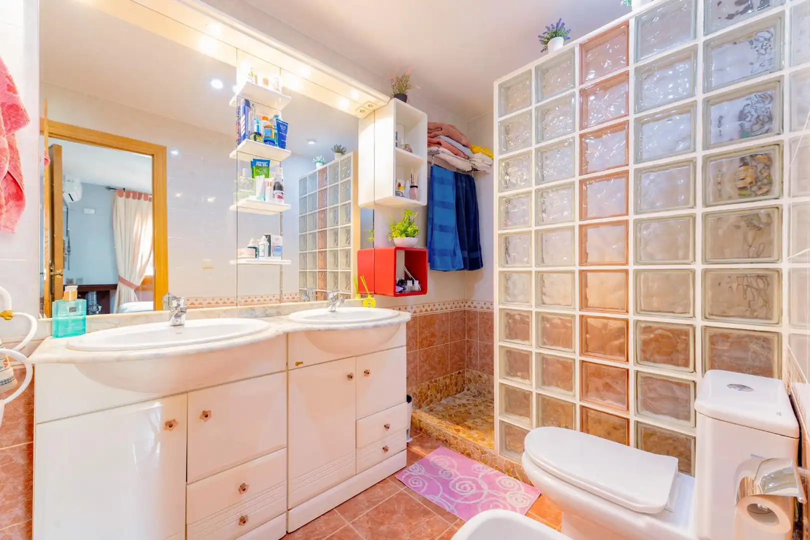 Baño de Casa adosada en venta en Chiva con Aire acondicionado, Calefacción y Terraza