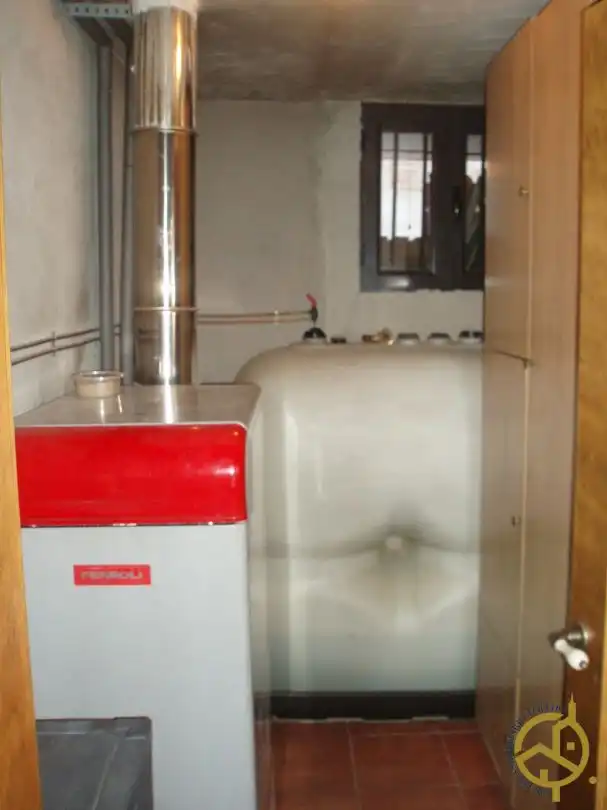 Houses for sale in Nambroca  with Air Conditioner, Heating and Private garden
