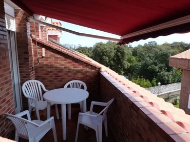Penthouse with pool to rent in Calle EL BOSQUE 5