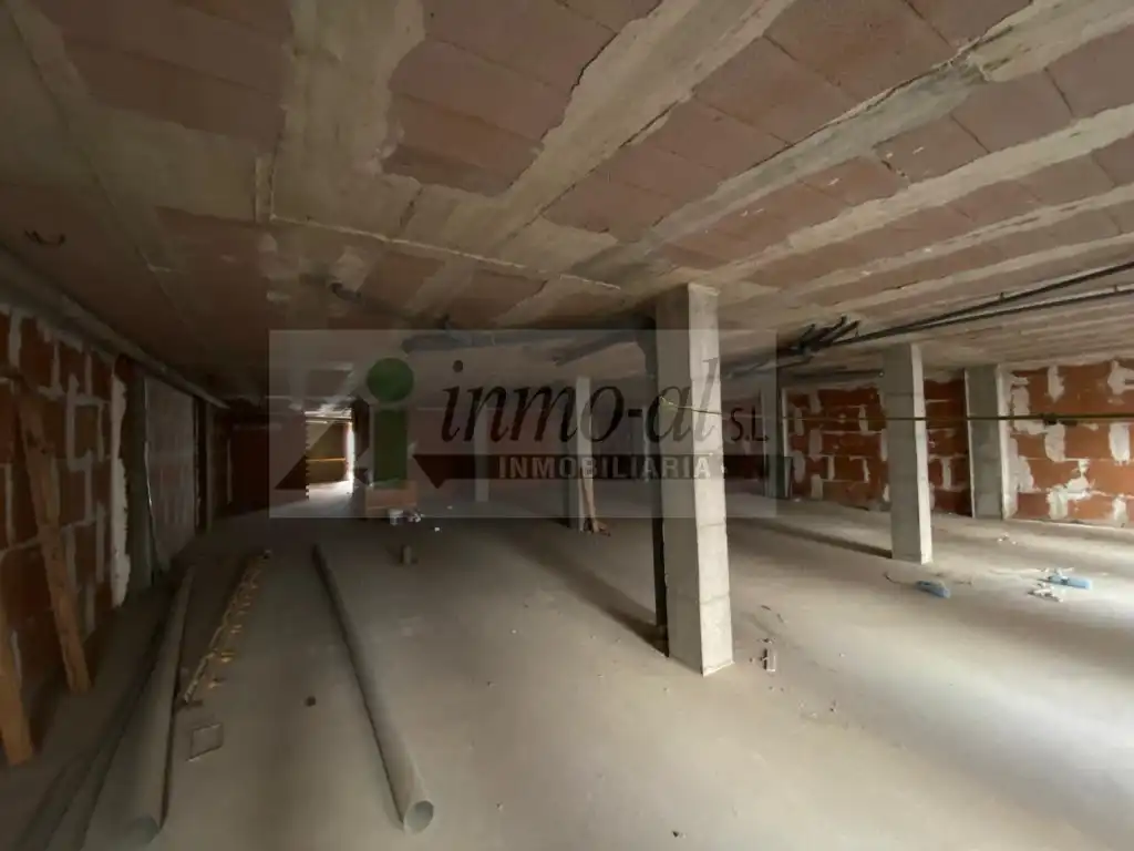 Gewerbefläche zum Verkauf in Carrer de la Trinitat, 30-94 30-94, imagen 2