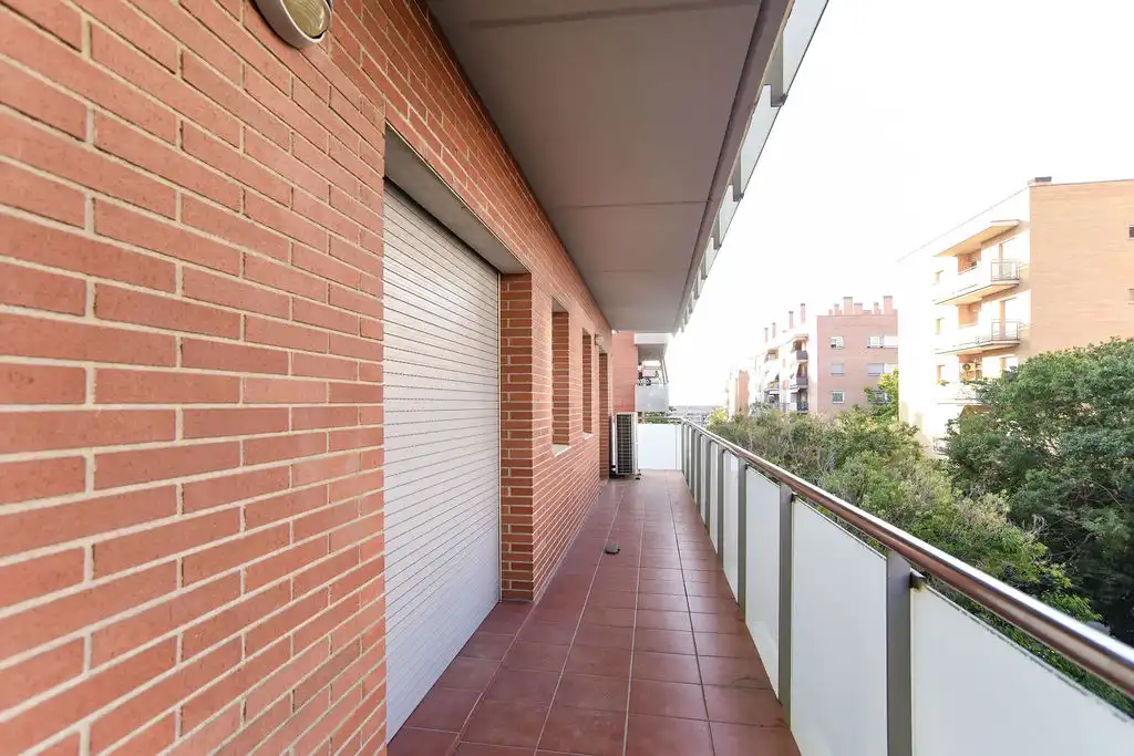 Vista exterior de Pis en venda en Mataró amb Piscina