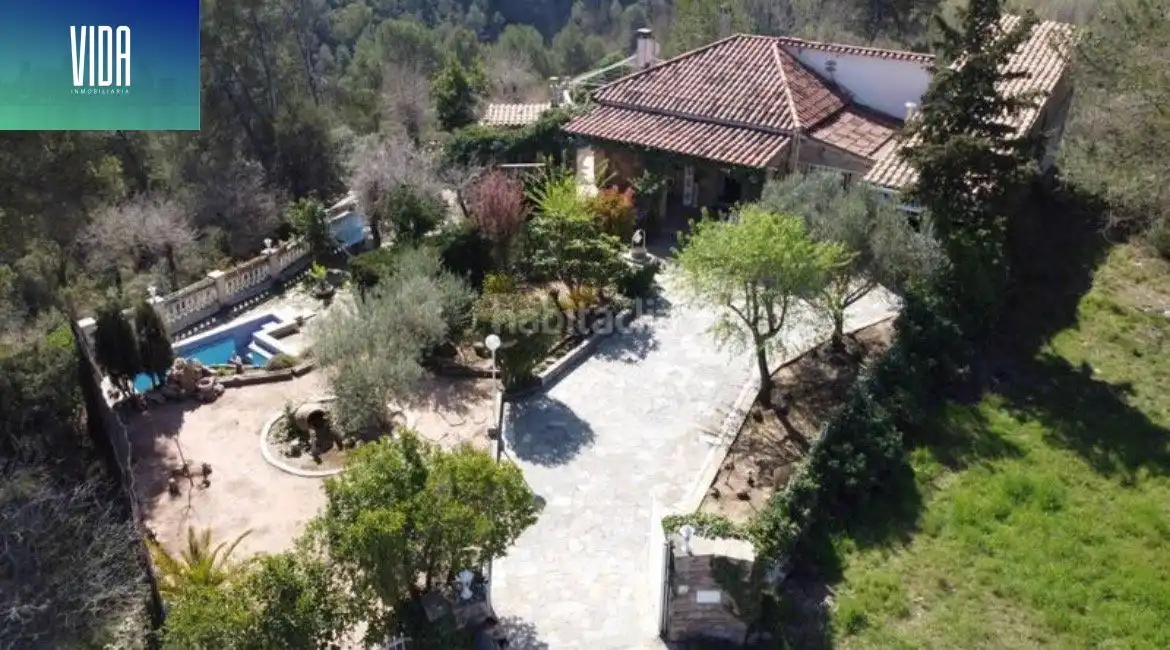 Casa amb piscina en venda a Fonollosa