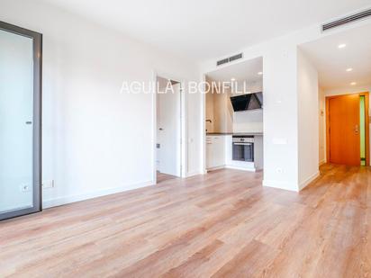 Living room of Flat for sale in  Barcelona Capital  with Heating, Parquet flooring and Terrace