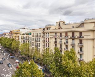 Vista exterior de Àtic de lloguer en  Madrid Capital amb Aire condicionat i Terrassa