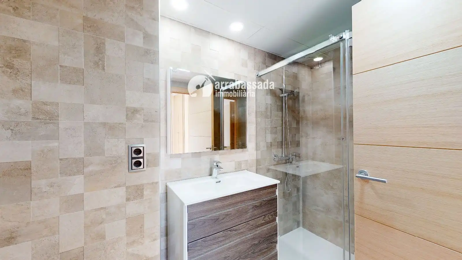 Baño de Piso de alquiler en Tarragona con Aire acondicionado, Calefacción y Terraza