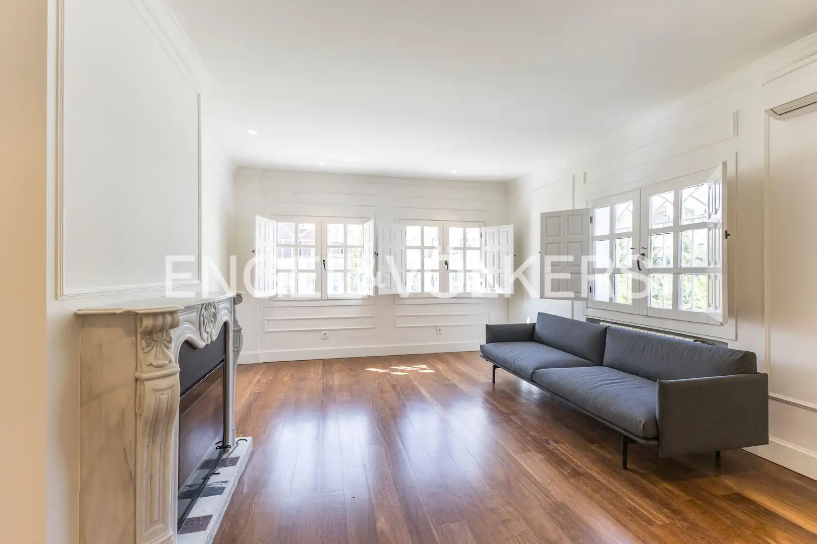 Sala d'estar de Casa o xalet de lloguer en Madrid amb Aire condicionat, Calefacció i Jardí privat