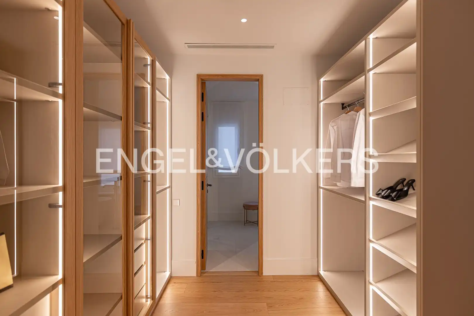 Wohnung zum Verkauf in Madrid mit Klimaanlage, Heizung und Terrasse