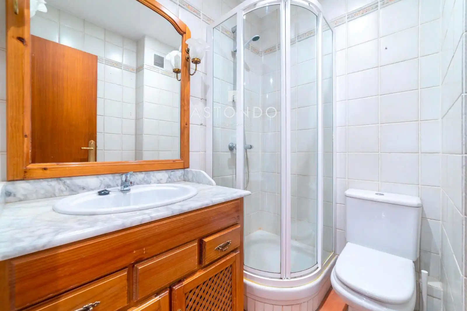 Bathroom of Flat for rent in Madrid  with Air Conditioner, Heating and Terrace