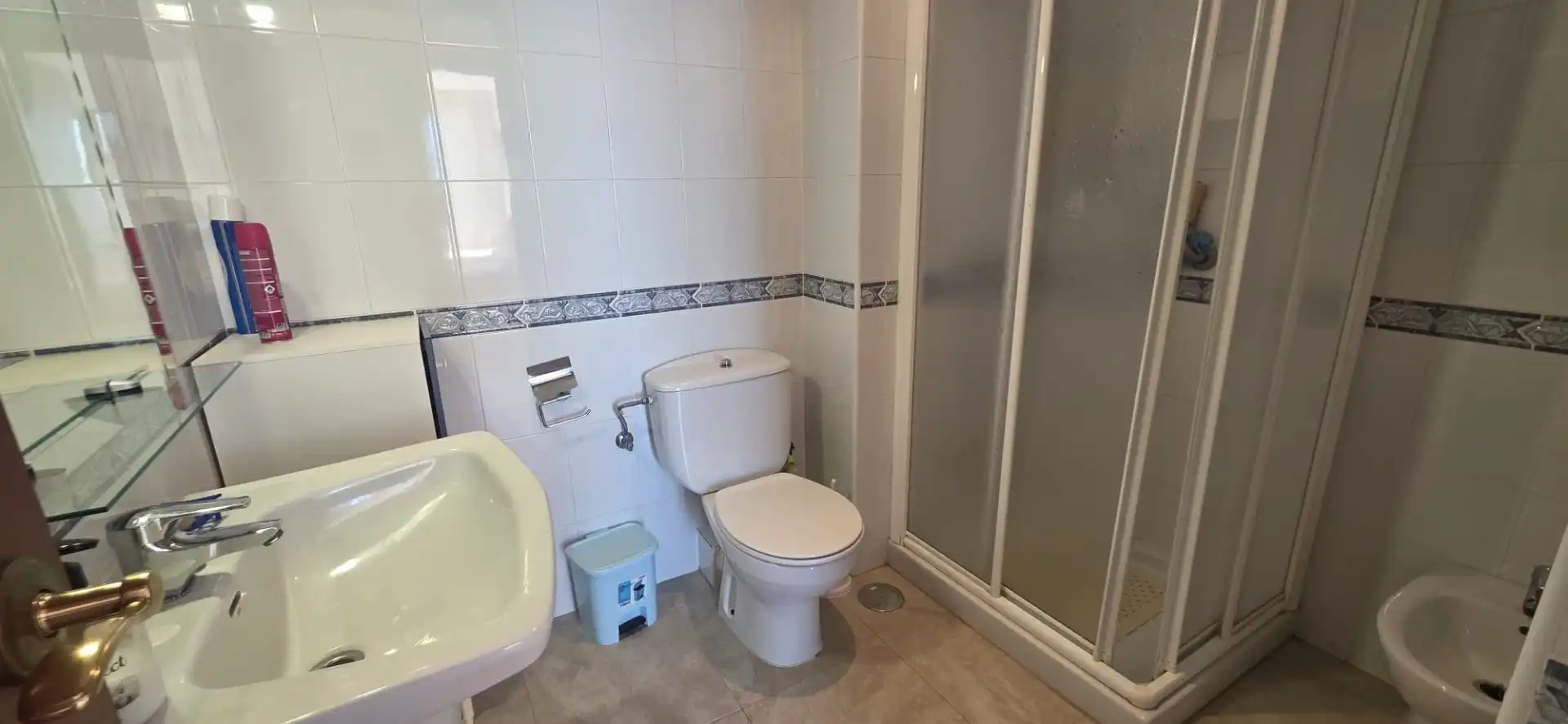 Badezimmer von Wohnungen zur Miete in Águilas mit Möbliert