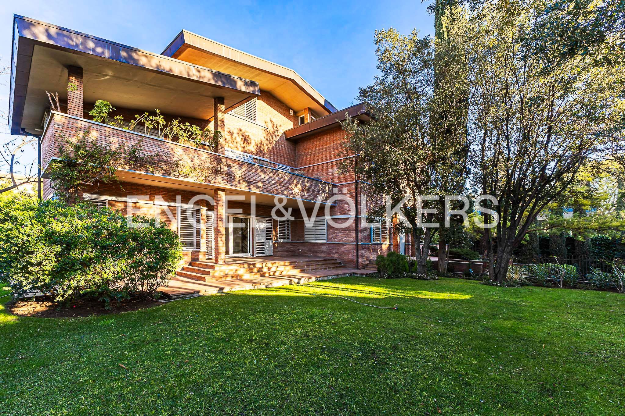 Exterior view of House or chalet to rent in  Barcelona Capital  with Air Conditioner, Heating and Private garden