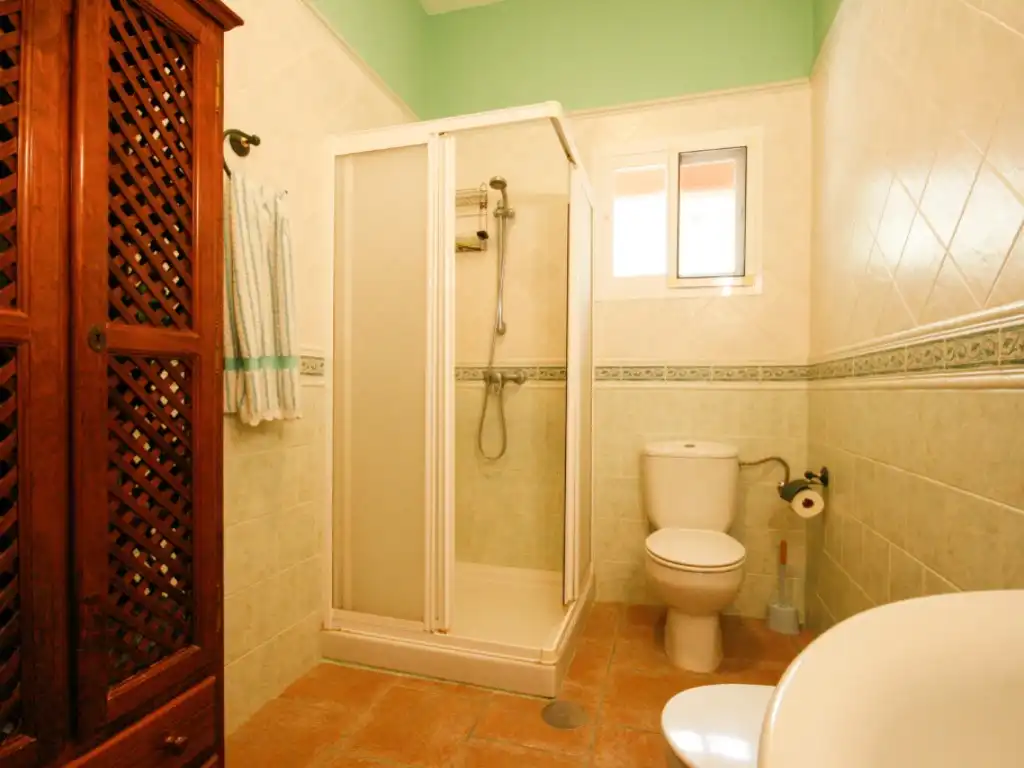 Baño de Finca rústica de alquiler en Coín