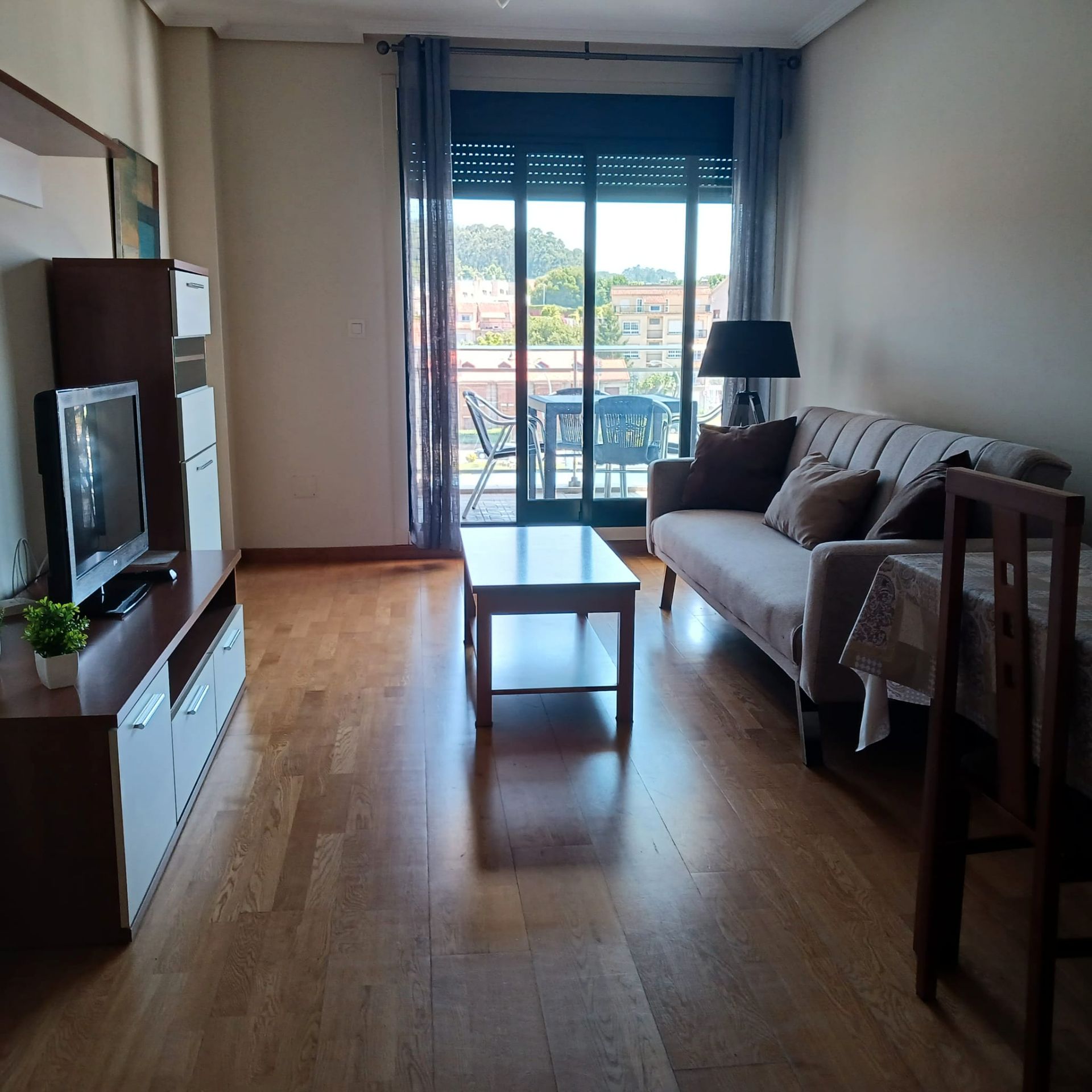 Sala de estar de Piso de alquiler en Sanxenxo con Calefacción, Parquet y Terraza