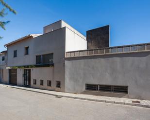 Vista exterior de Casa o xalet en venda en Gandia amb Aire condicionat, Terrassa i Piscina