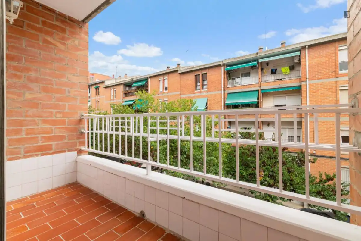 Exterior view of Apartments for share in Concòrdia - Can Rull