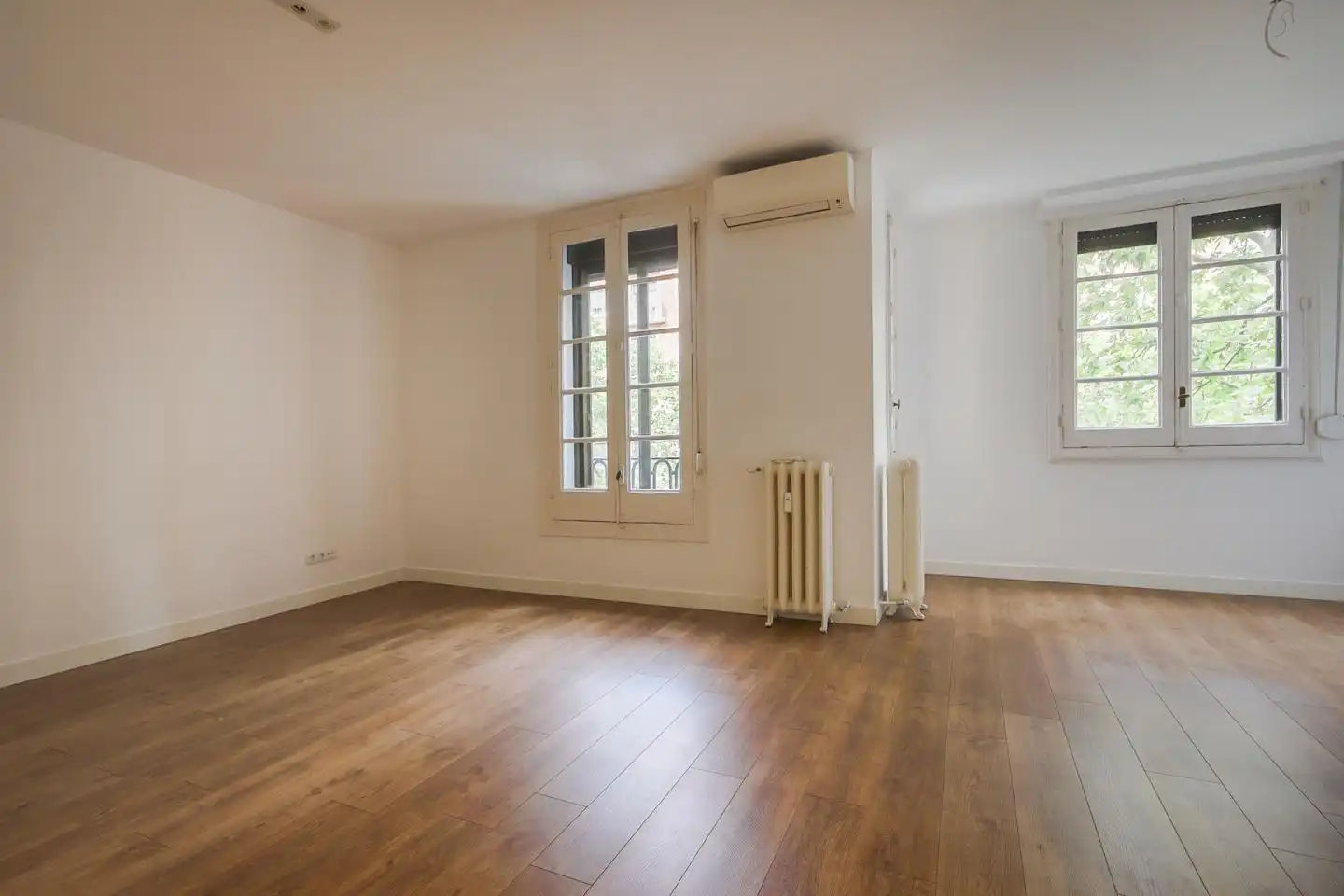 Schlafzimmer von Wohnung zur Miete in Madrid mit Klimaanlage und Heizung