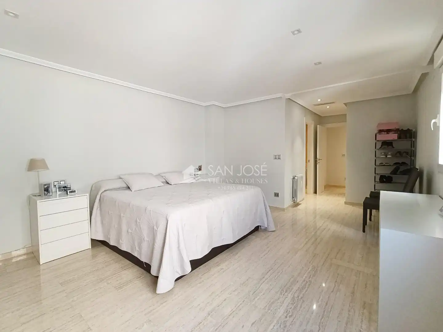 Habitación de Ático en venta en Novelda con Aire acondicionado, Calefacción y Balcón