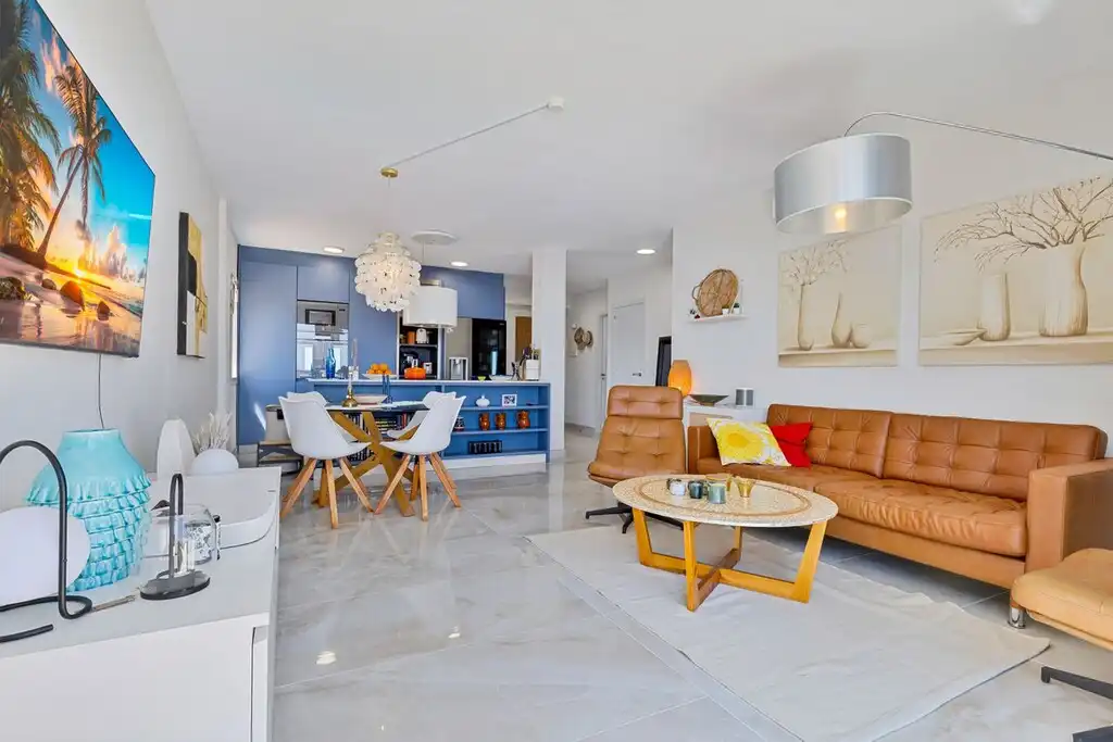 Sala de estar de Ático en venta en Benalmádena con Aire acondicionado, Terraza y Amueblado