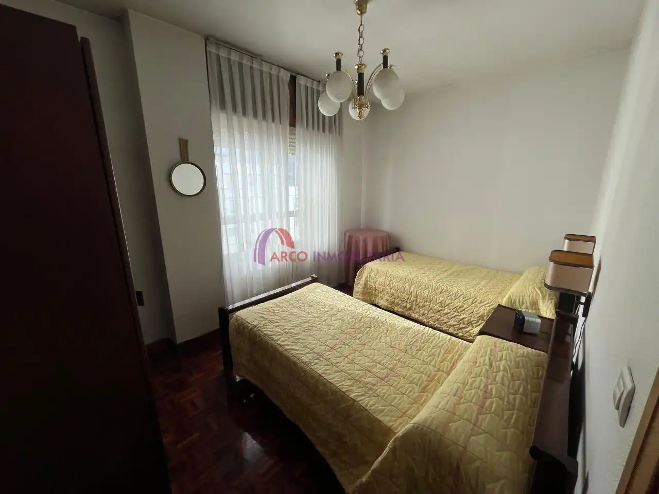 Dormitori de Pis en venda en Burgos amb Calefacció, Parquet i Terrassa