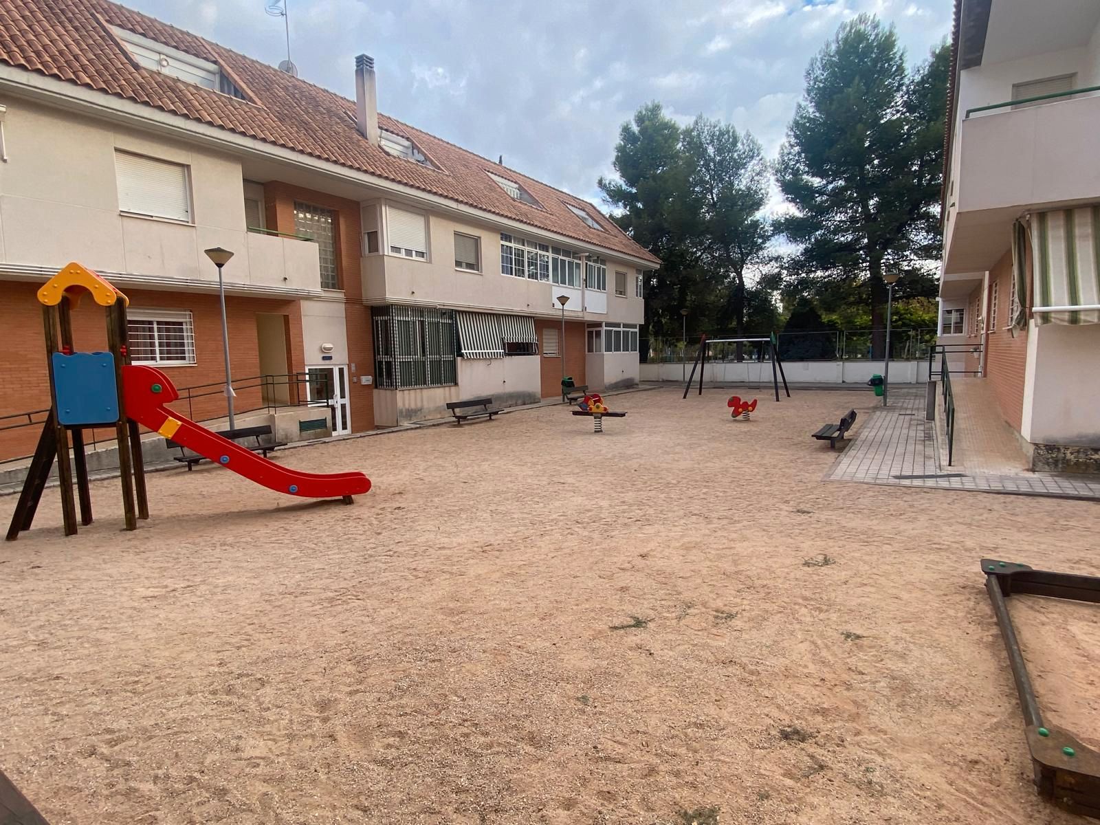 Aparcament de Pis en venda en Ciudad Real Capital amb Calefacció, Terrassa i Traster