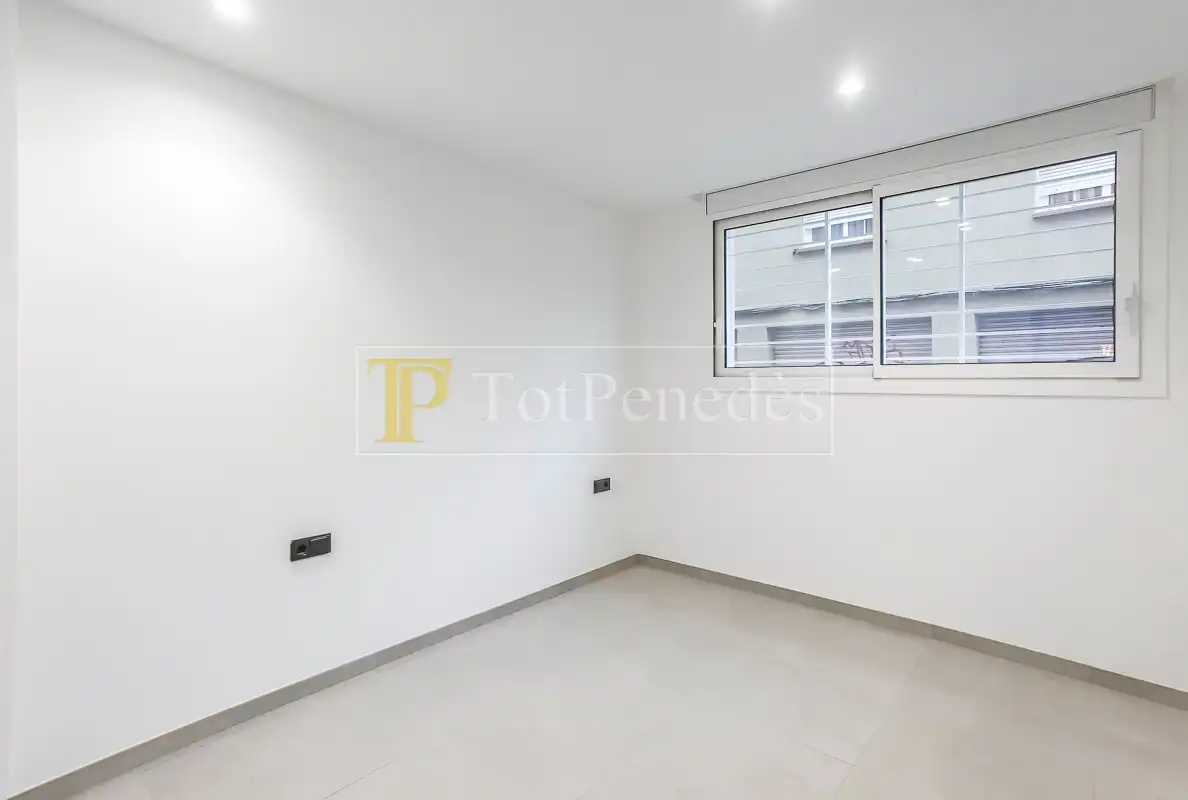 Habitación de Planta baja en venta en Vilanova i la Geltrú con Aire acondicionado y Calefacción