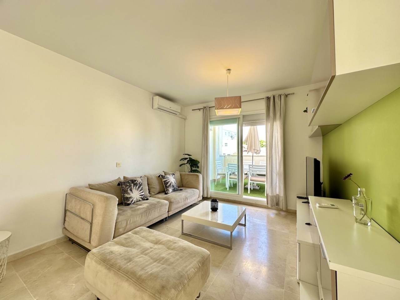 Sala d'estar de Àtic en venda en Rincón de la Victoria amb Aire condicionat, Terrassa i Traster