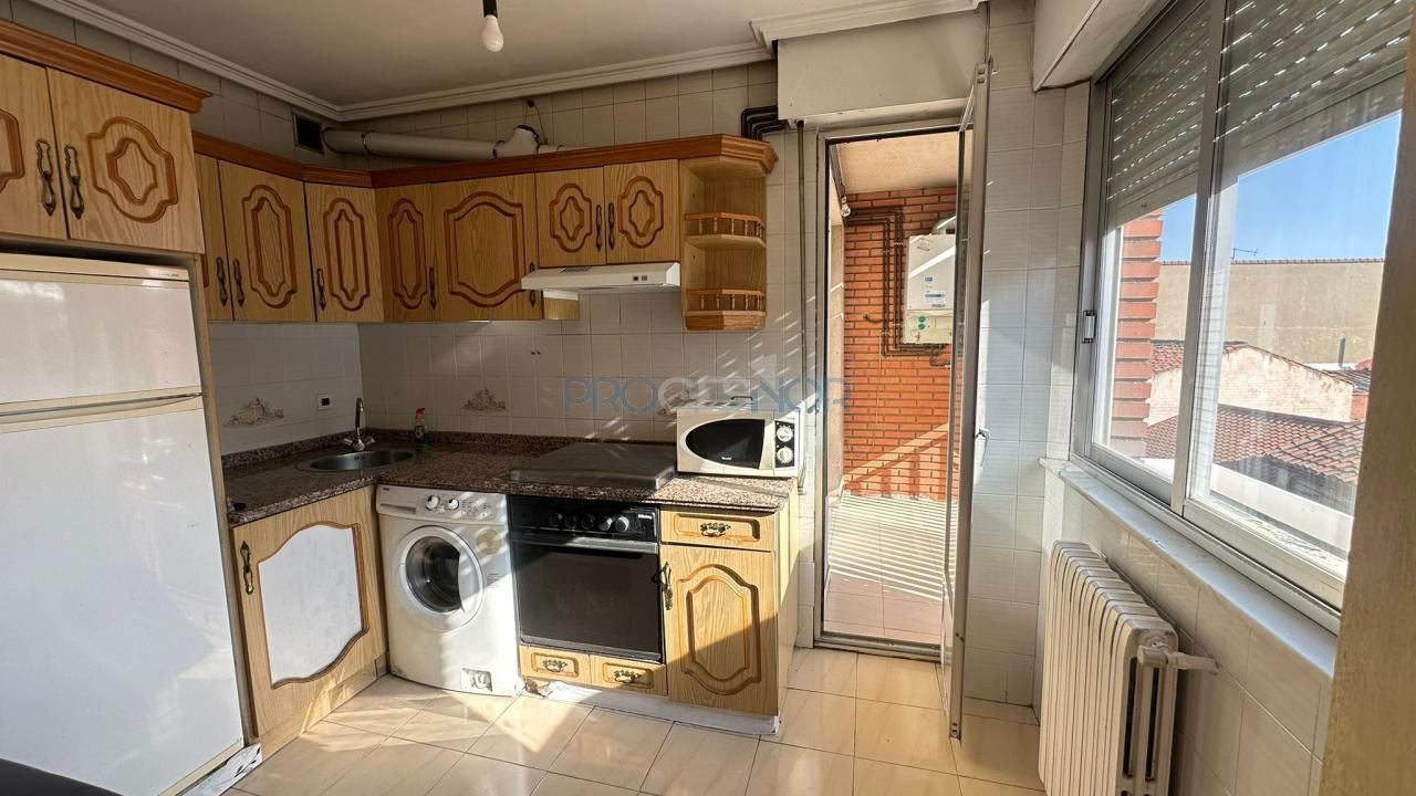 Kitchen of Flat for sale in San Andrés del Rabanedo  with Heating, Terrace and Storage room