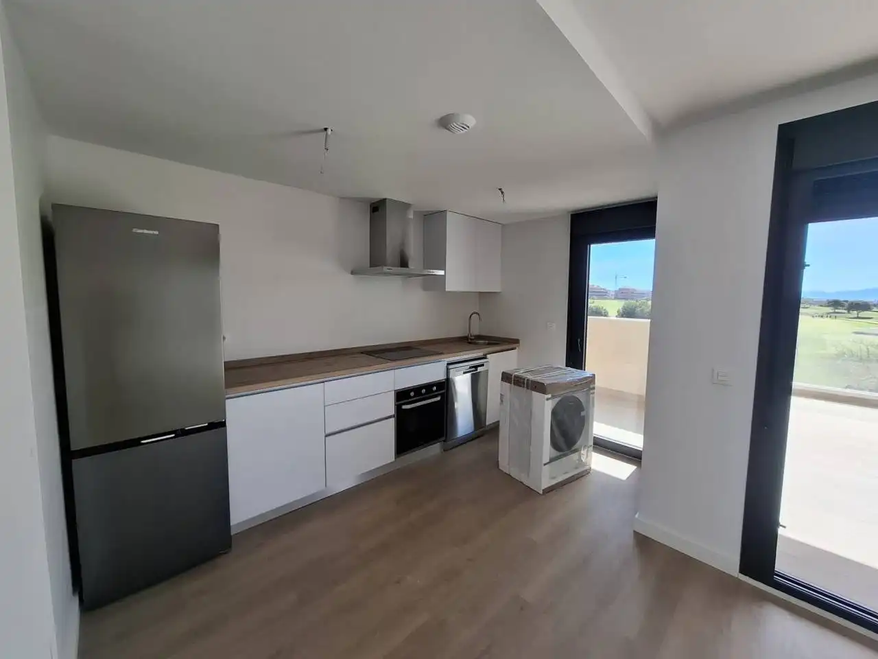 Cocina de Piso en venta en Almería con Parquet, Terraza y Piscina comunitaria