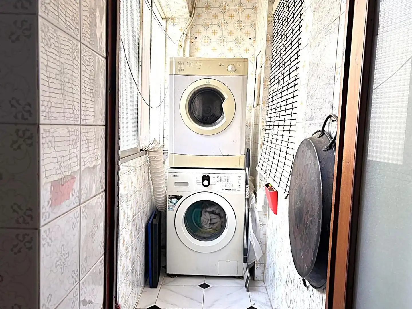 Vista exterior de Piso en venta en Paterna con Aire acondicionado, Amueblado y Balcón