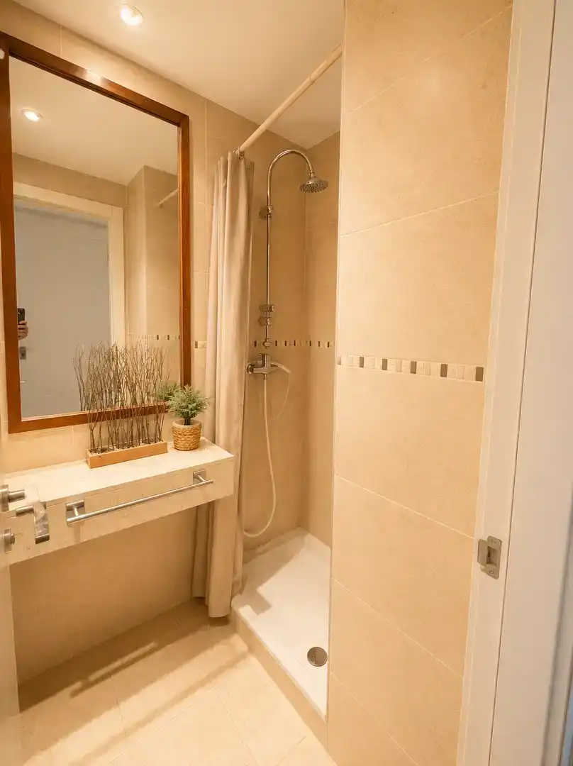 Bathroom of Flat for sale in Majadahonda  with Air Conditioner, Terrace and Swimming Pool