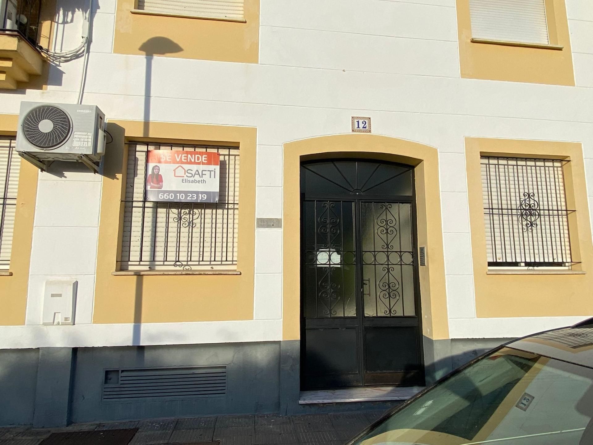 Exterior view of Flat for sale in Puebla de la Calzada  with Air Conditioner and Heating